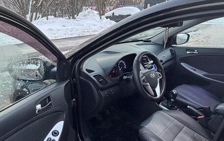 Hyundai Solaris II рестайлинг, 2011 год, 640 000 рублей, 8 фотография