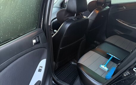 Hyundai Solaris II рестайлинг, 2011 год, 640 000 рублей, 10 фотография