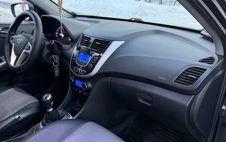 Hyundai Solaris II рестайлинг, 2011 год, 640 000 рублей, 12 фотография