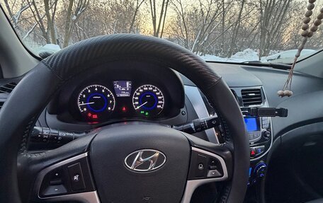 Hyundai Solaris II рестайлинг, 2011 год, 640 000 рублей, 9 фотография