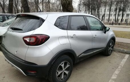 Renault Kaptur I рестайлинг, 2020 год, 1 800 000 рублей, 1 фотография