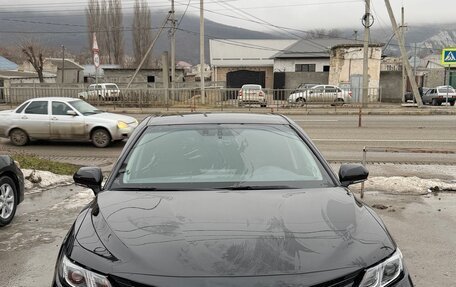 Toyota Camry, 2022 год, 3 700 000 рублей, 1 фотография