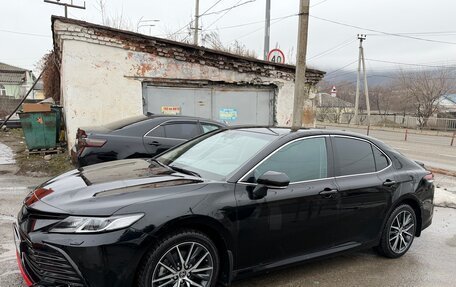 Toyota Camry, 2022 год, 3 700 000 рублей, 2 фотография