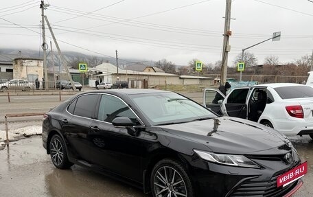 Toyota Camry, 2022 год, 3 700 000 рублей, 4 фотография