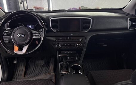 KIA Sportage IV рестайлинг, 2020 год, 2 500 000 рублей, 21 фотография