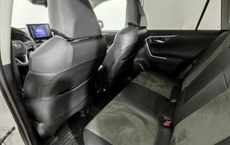 Toyota RAV4, 2023 год, 3 785 000 рублей, 21 фотография