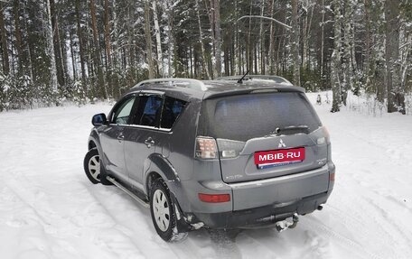 Mitsubishi Outlander III рестайлинг 3, 2007 год, 820 000 рублей, 4 фотография