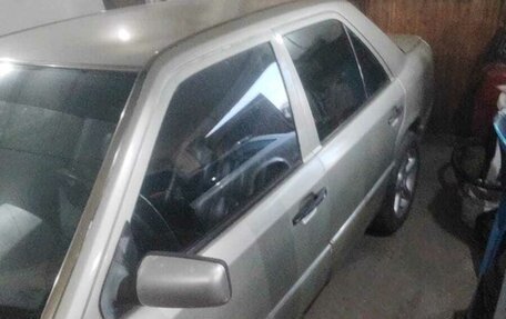 Mercedes-Benz E-Класс, 1992 год, 130 000 рублей, 11 фотография