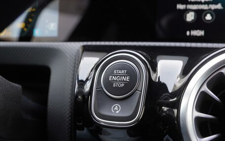 Mercedes-Benz CLA, 2019 год, 2 750 000 рублей, 14 фотография