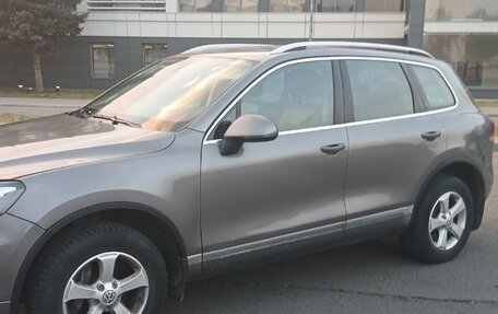 Volkswagen Touareg III, 2011 год, 2 100 000 рублей, 1 фотография