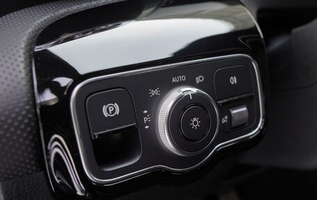 Mercedes-Benz CLA, 2019 год, 2 750 000 рублей, 23 фотография