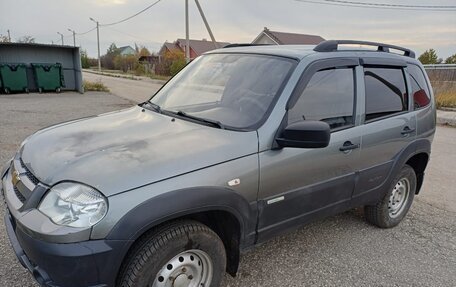 Chevrolet Niva I рестайлинг, 2015 год, 620 000 рублей, 3 фотография