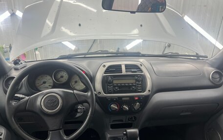 Toyota RAV4, 2002 год, 700 000 рублей, 25 фотография