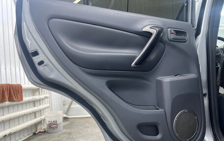 Toyota RAV4, 2002 год, 700 000 рублей, 23 фотография