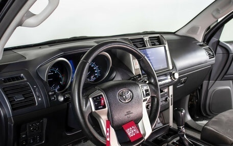 Toyota Land Cruiser Prado 150 рестайлинг 2, 2012 год, 2 495 000 рублей, 13 фотография