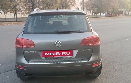 Volkswagen Touareg III, 2011 год, 2 100 000 рублей, 2 фотография