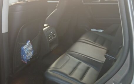 Volkswagen Touareg III, 2011 год, 2 100 000 рублей, 9 фотография