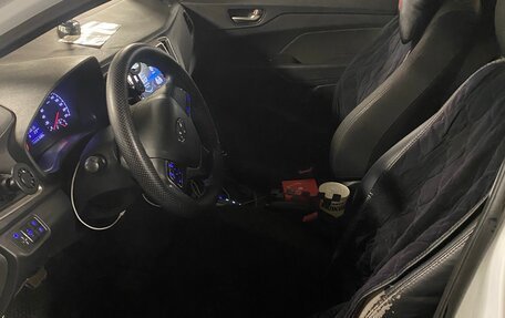 Hyundai Solaris II рестайлинг, 2017 год, 595 000 рублей, 9 фотография