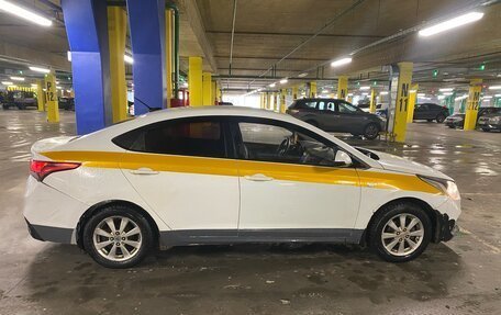 Hyundai Solaris II рестайлинг, 2017 год, 595 000 рублей, 3 фотография