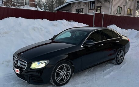 Mercedes-Benz E-Класс, 2017 год, 3 550 000 рублей, 2 фотография