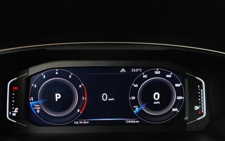 Volkswagen Tiguan II, 2019 год, 2 399 000 рублей, 10 фотография