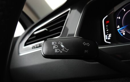 Volkswagen Tiguan II, 2019 год, 2 399 000 рублей, 19 фотография