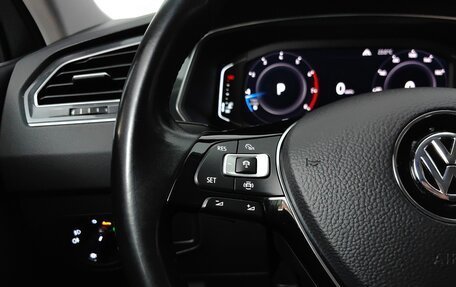 Volkswagen Tiguan II, 2019 год, 2 399 000 рублей, 17 фотография