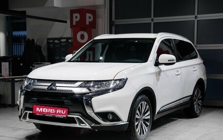 Mitsubishi Outlander III рестайлинг 3, 2021 год, 2 270 000 рублей, 1 фотография