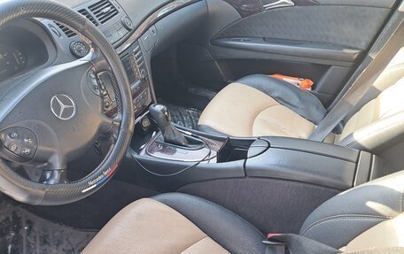 Mercedes-Benz E-Класс, 2005 год, 750 000 рублей, 4 фотография