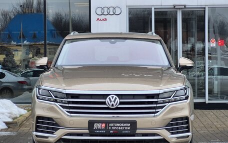 Volkswagen Touareg III, 2018 год, 6 390 000 рублей, 2 фотография