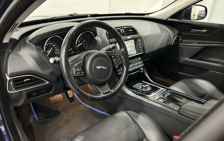 Jaguar XE I рестайлинг, 2017 год, 1 890 000 рублей, 10 фотография