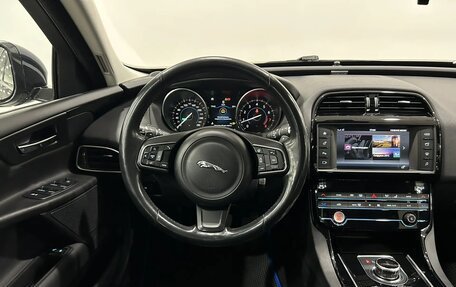 Jaguar XE I рестайлинг, 2017 год, 1 890 000 рублей, 11 фотография