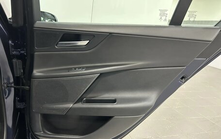 Jaguar XE I рестайлинг, 2017 год, 1 890 000 рублей, 25 фотография