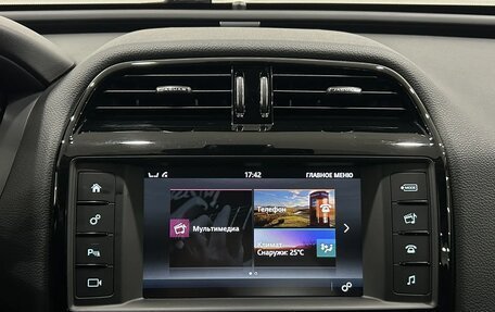 Jaguar XE I рестайлинг, 2017 год, 1 890 000 рублей, 18 фотография