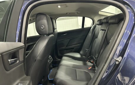 Jaguar XE I рестайлинг, 2017 год, 1 890 000 рублей, 22 фотография