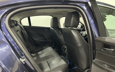 Jaguar XE I рестайлинг, 2017 год, 1 890 000 рублей, 24 фотография