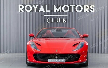 Ferrari 812, 2022 год, 36 900 000 рублей, 2 фотография