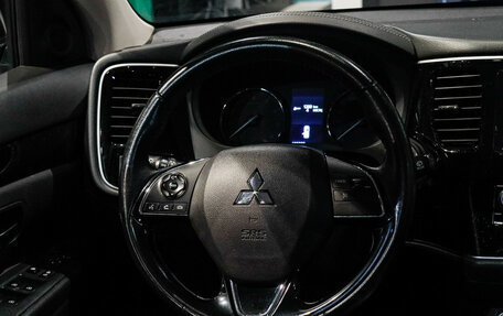 Mitsubishi Outlander III рестайлинг 3, 2021 год, 2 270 000 рублей, 11 фотография