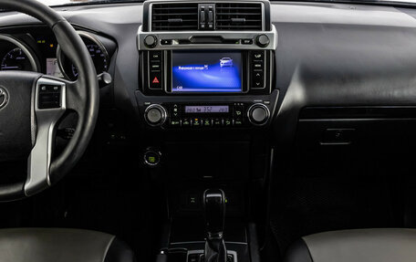 Toyota Land Cruiser Prado 150 рестайлинг 2, 2013 год, 2 899 000 рублей, 13 фотография