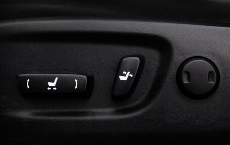 Toyota Land Cruiser Prado 150 рестайлинг 2, 2013 год, 2 899 000 рублей, 28 фотография