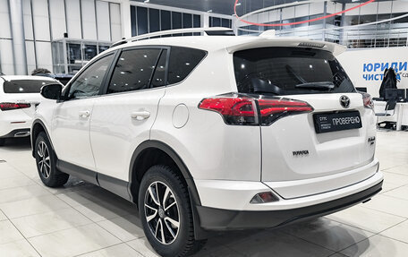 Toyota RAV4, 2017 год, 2 550 000 рублей, 8 фотография