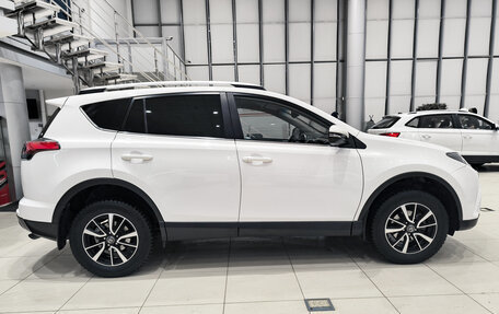 Toyota RAV4, 2017 год, 2 550 000 рублей, 5 фотография