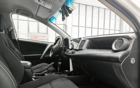 Toyota RAV4, 2017 год, 2 550 000 рублей, 13 фотография