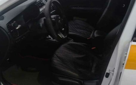 KIA Rio IV, 2019 год, 890 000 рублей, 5 фотография