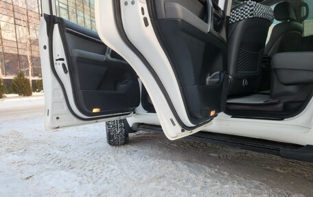 Toyota Land Cruiser 200, 2010 год, 4 000 000 рублей, 8 фотография