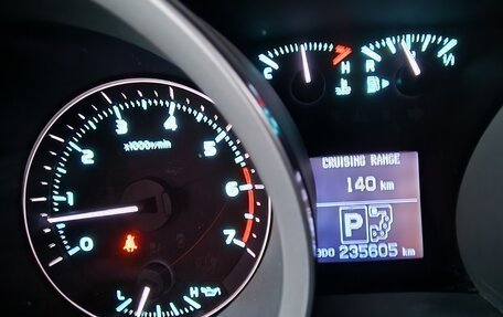 Toyota Land Cruiser 200, 2010 год, 4 000 000 рублей, 17 фотография