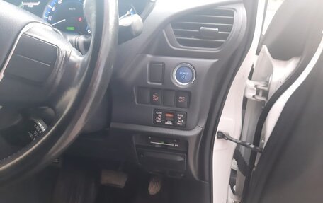 Toyota Voxy III, 2014 год, 1 600 000 рублей, 6 фотография