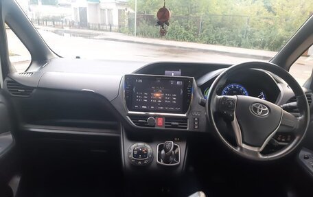 Toyota Voxy III, 2014 год, 1 600 000 рублей, 4 фотография