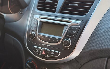 Hyundai Solaris II рестайлинг, 2013 год, 650 000 рублей, 10 фотография