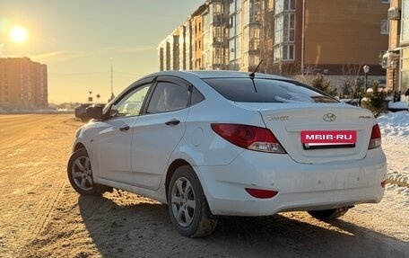 Hyundai Solaris II рестайлинг, 2013 год, 650 000 рублей, 4 фотография